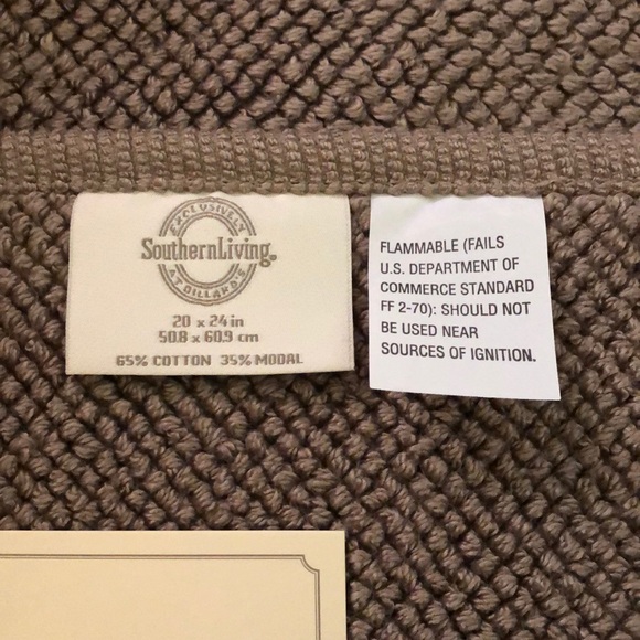 ❤️❤️❤️SOUTHERN LIVING BATH MAT. PLATINUM SERIES - Picture 4 of 5